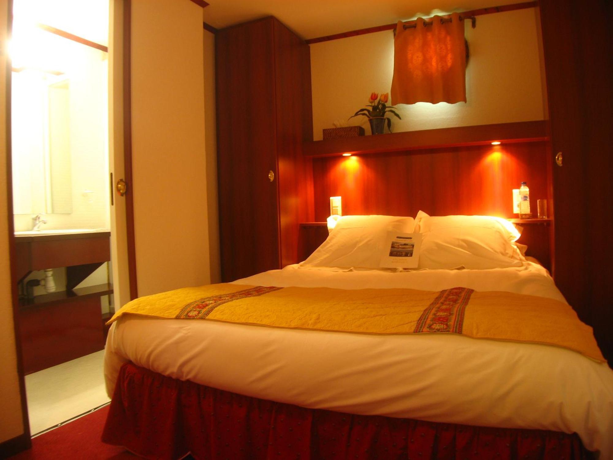 Bateau Le Phenicien Hotel Aigues-Mortes Exterior foto