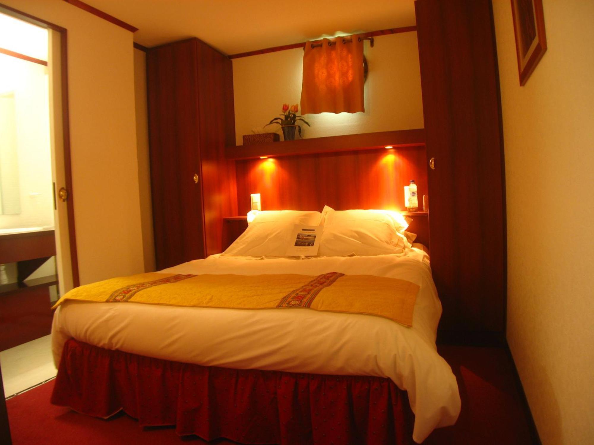 Bateau Le Phenicien Hotel Aigues-Mortes Exterior foto